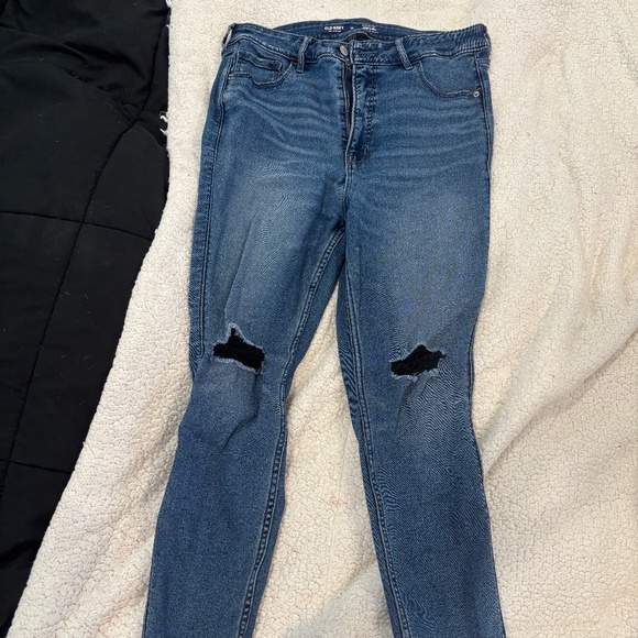 Old Navy Rockstar Super skinny jeans - Picture 1 of 3